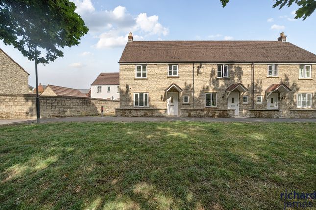 Caradon Walk, Swindon, SN25 3 bed end of terrace house for sale