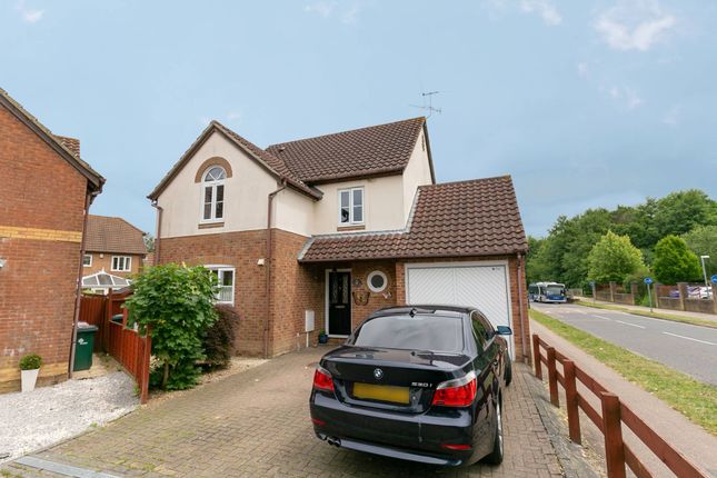 Marshall Road, Crawley RH10 4 bed detached house for sale