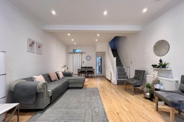 Credon Road, Plaistow, E13 3 bed terraced house for sale