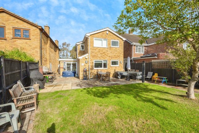 4 bed detached house