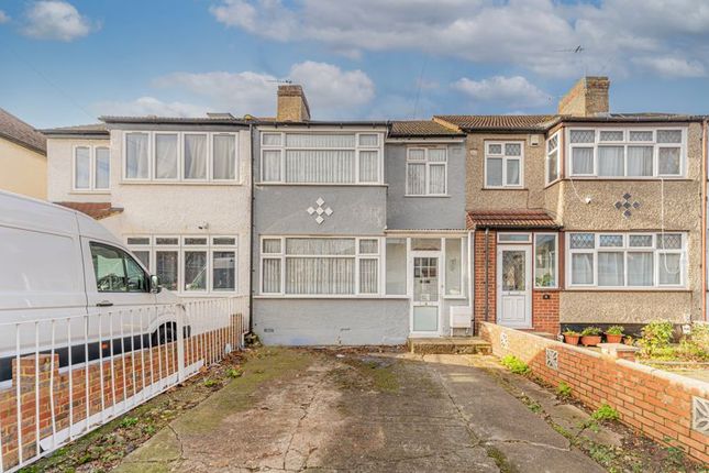 Tysoe Avenue, Enfield 3 bed terraced house for sale