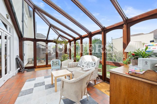 6 bed semi-detached house