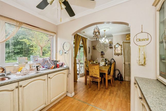 3 bed end terrace house