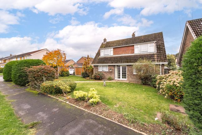 Middlemarch Road, Toftwood 3 bed chalet for sale