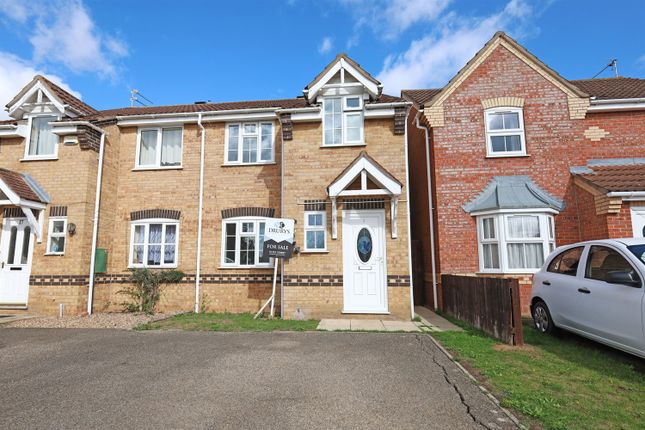Whittle Cose, PE21 3 bed terraced house for sale
