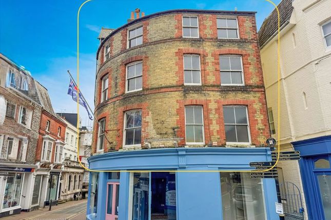High Street, Cowes PO31 3 bed apartment for sale