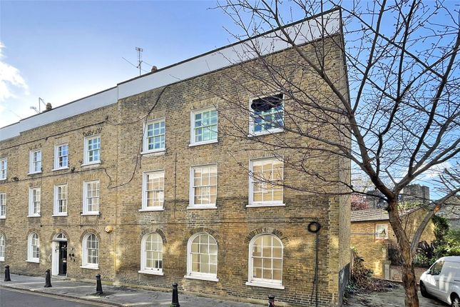 Hermit Street, London, EC1V 1 bed apartment for sale