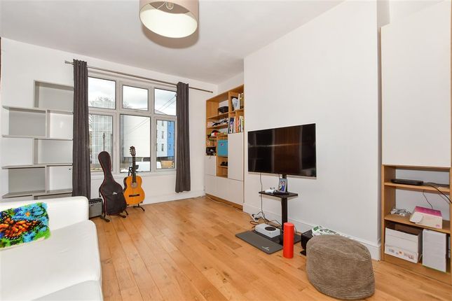 2 bed flat