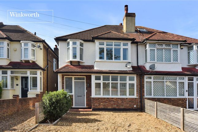 Ardrossan Gardens, Worcester Park... 3 bed semi