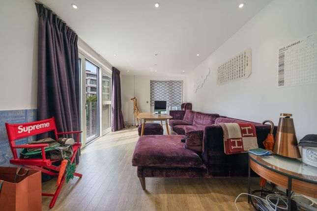 Wandsworth Road, Bach House, SW8 2 bed apartment for sale