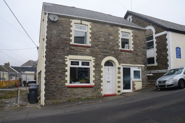 4 bedroom link detached house for sale