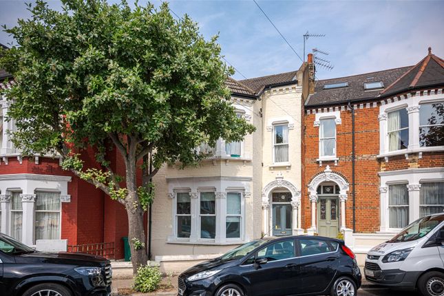Taybridge Road, London, SW11 1 bed apartment for sale