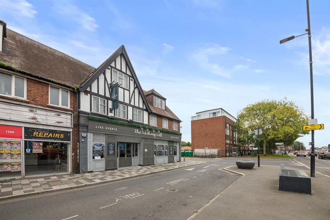 6 bed property