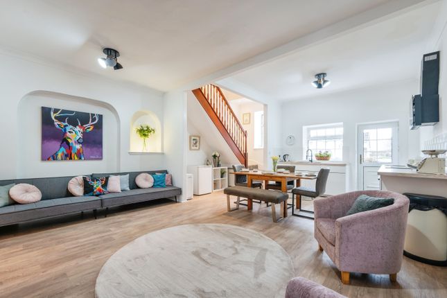4 bed end terrace house