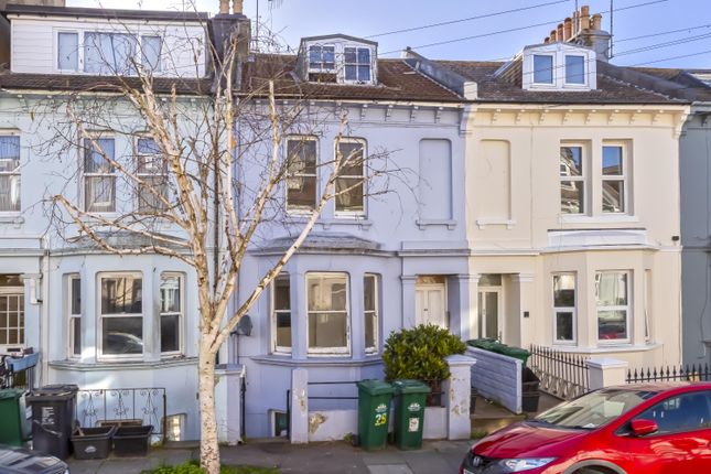 1 bedroom ground floor flat for sale
