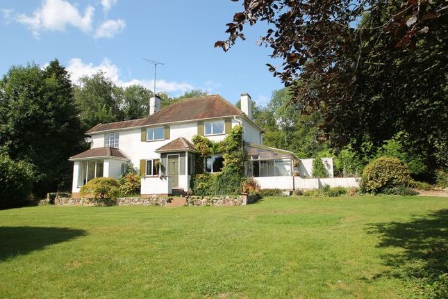 Old Drive, off Colekitchen Lane... 4 bed detached house for sale