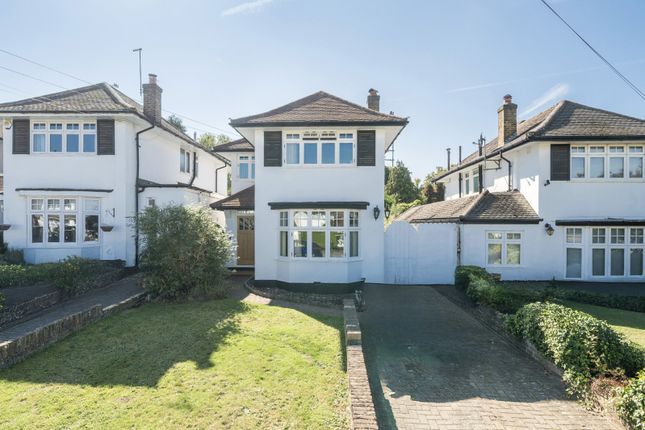 Raglan Gardens, Watford, Hertfordshire 3 bed detached house for sale