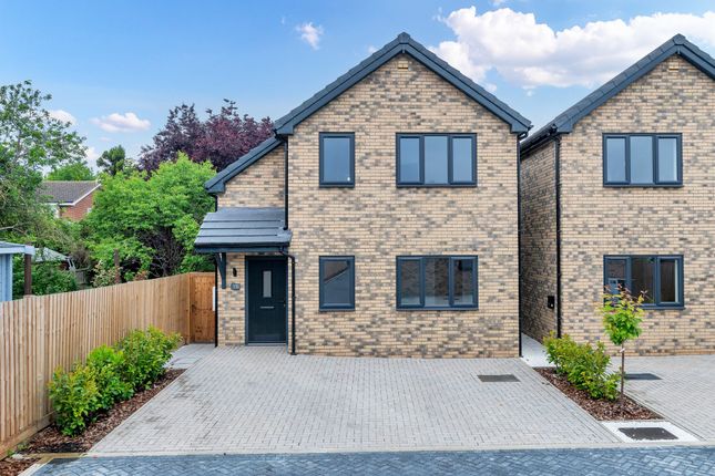 The Causeway, Royston SG8 2 bed detached house for sale