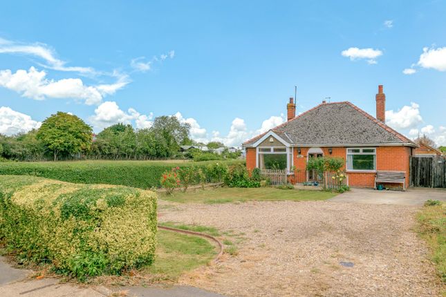 Station Road, Burgh Le Marsh PE24 3 bed detached bungalow for sale