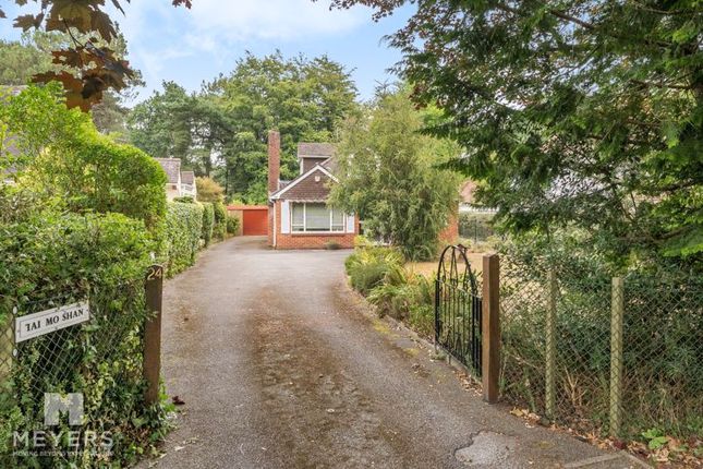24 Queens Road, Ferndown BH22 4 bed detached bungalow for sale