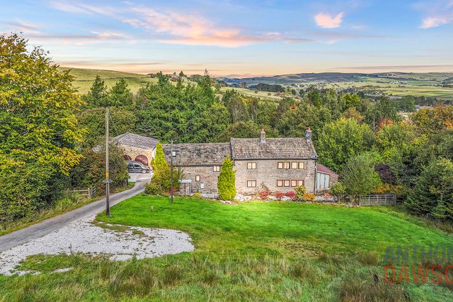 Burnley Road, Colne, BB8 7 bed detached house for sale