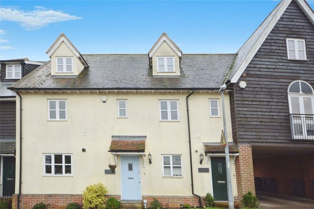 Chequers Lane, Dunmow, Essex, CM6 3 bed terraced house for sale