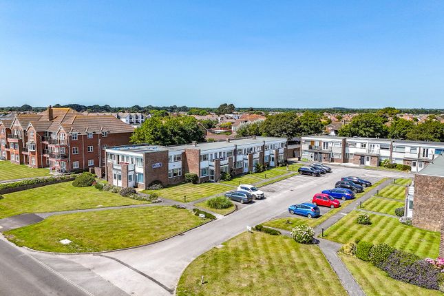 Marine Drive, Barton on Sea, New... 2 bed ground floor flat for sale
