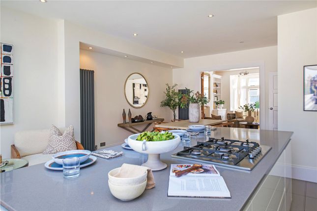 Wisley Road, London, SW11 3 bed terraced house for sale