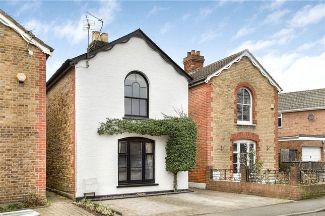 North Street, Egham, Surrey, TW20 2 bed detached house for sale