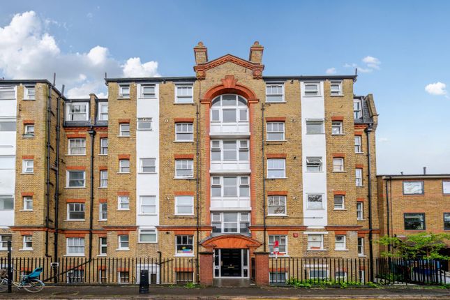Chiswick Road, Chiswick, London, W4 1 bed flat for sale
