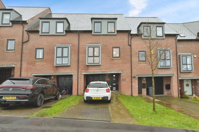 3 bedroom town house for sale