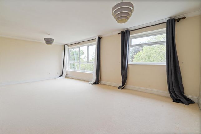 Dingle Lane, Solihull 2 bed flat for sale