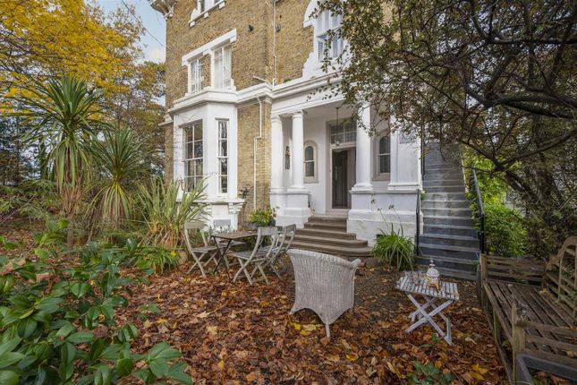 Lansdowne Court, Lansdowne Road... 3 bed apartment for sale