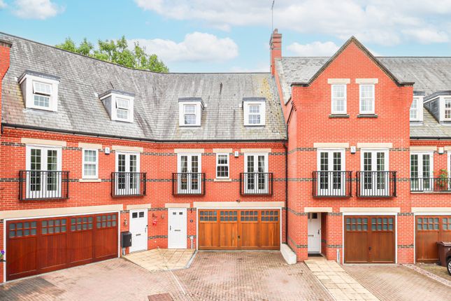 5 bedroom terraced house for sale