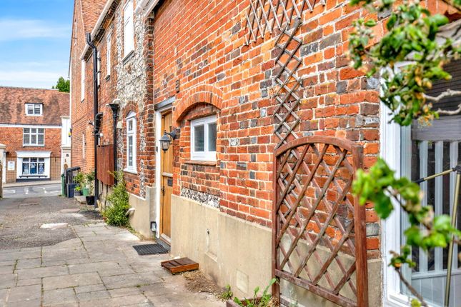 West Street, Alresford SO24 2 bed end of terrace house for sale