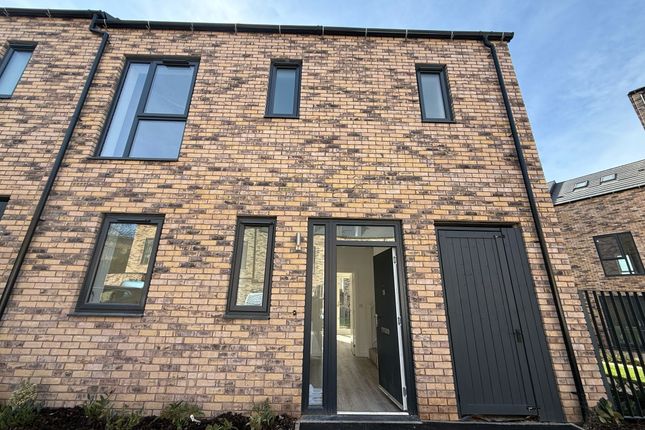Lucas Close B12 3 bed terraced house for sale