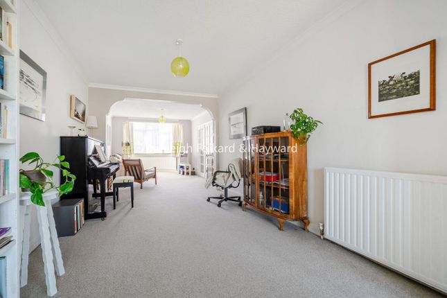 Hampden Way, Southgate, London, N14 3 bed semi