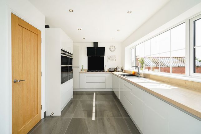Bridle Road, Chesterfield S43 4 bed detached house for sale