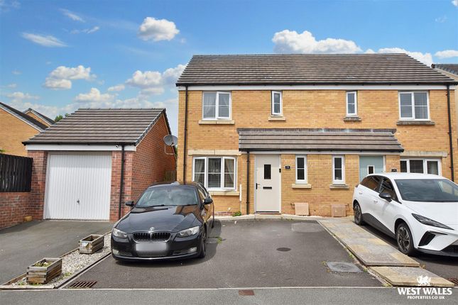 3 bedroom semi-detached house for sale