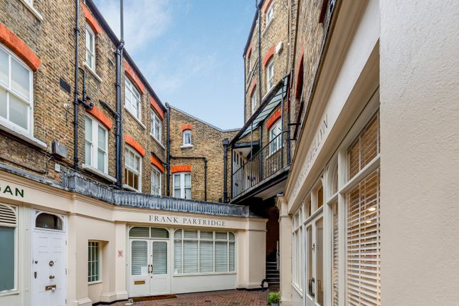 Frederic Mews, London, SW1X 1 bed flat for sale