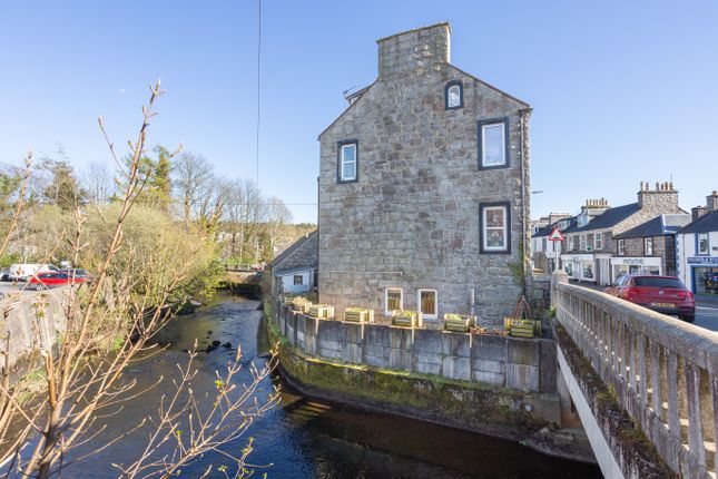 5 bedroom semi-detached house for sale