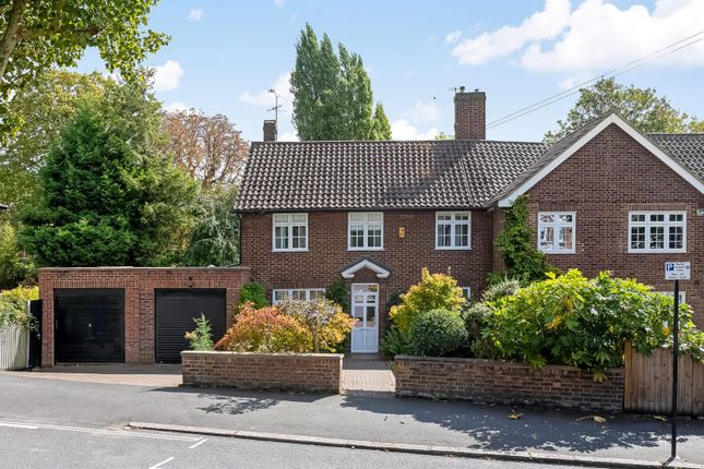 Half Moon Lane, Herne Hill, London, SE24 3 bed semi