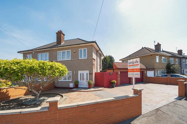 Adelphi Crescent, Hayes, UB4 3 bed semi