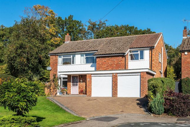 REVELL DRIVE, FETCHAM, KT22 5 bed detached house for sale