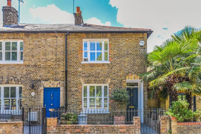 Kings Road, Windsor, Berkshire 2 bed end of terrace house for sale