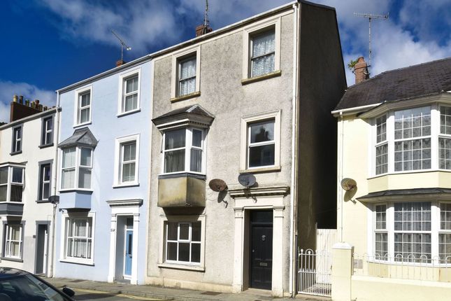 4 bedroom end of terrace house for sale