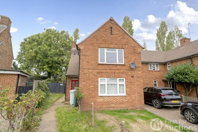 Barnfield, Iver, Buckinghamshire 2 bed maisonette for sale