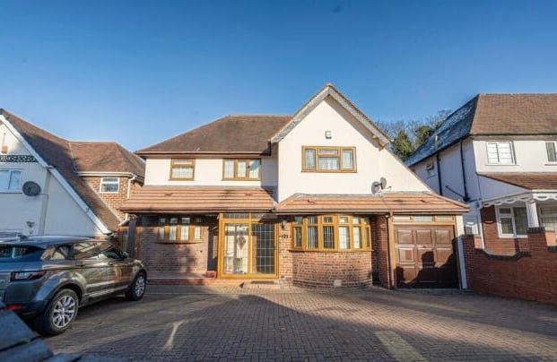 5 bedroom detached house for sale