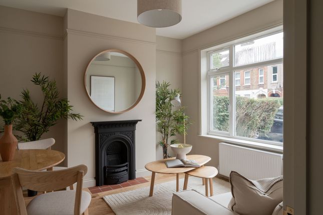 Fleeming Road, London E17 2 bed flat for sale