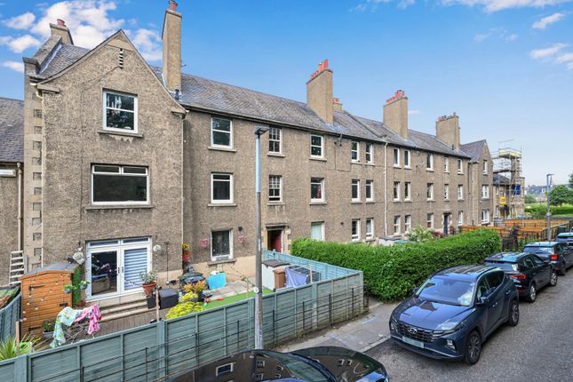 3 bedroom flat for sale